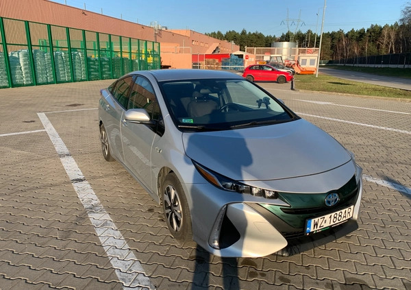 Toyota Prius cena 79000 przebieg: 79000, rok produkcji 2018 z Łomianki małe 667